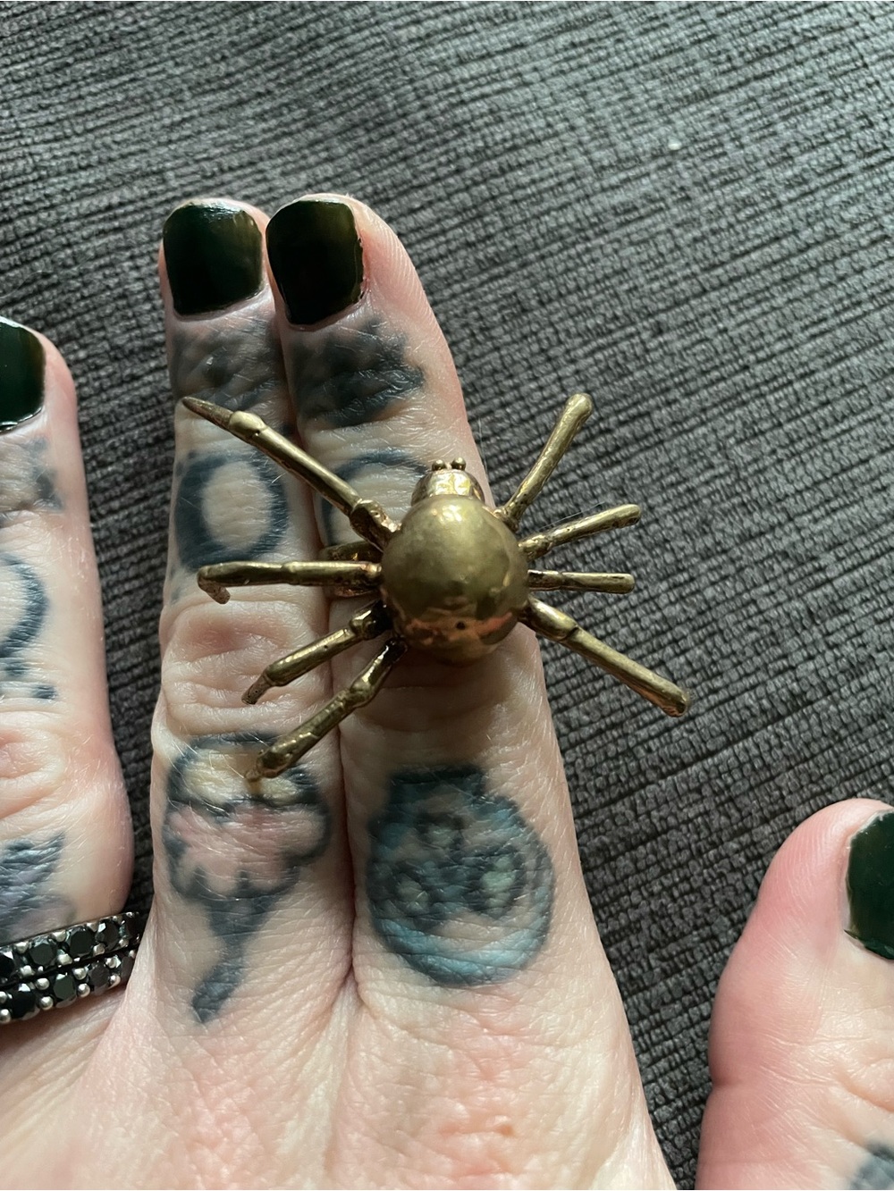 Solid bronze spider ring - Picture 4 of 6